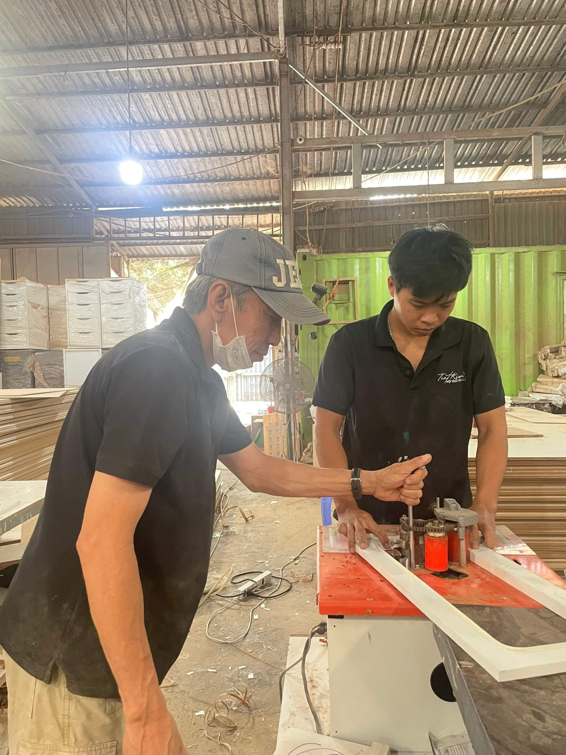 xuong-san-xuat-noi-that