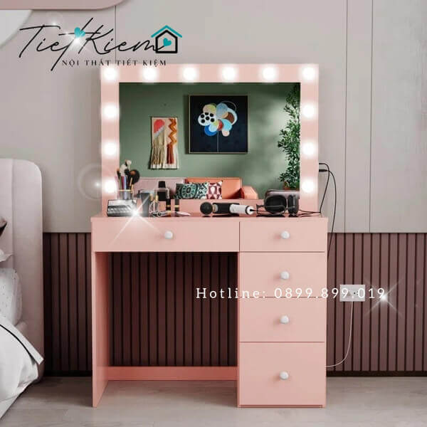 ban-trang-diem-co-den