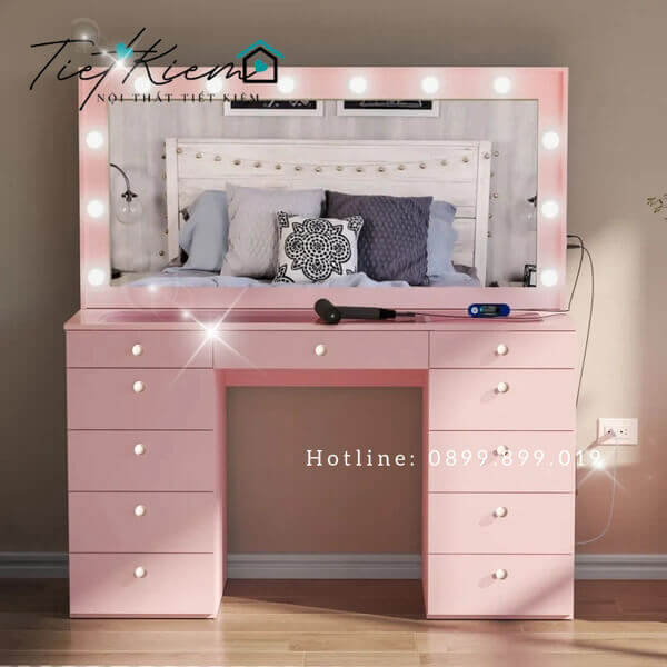 ban-trang-diem-co-den