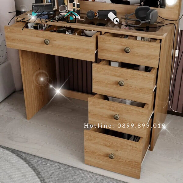 ban-trang-diem-nho-gon