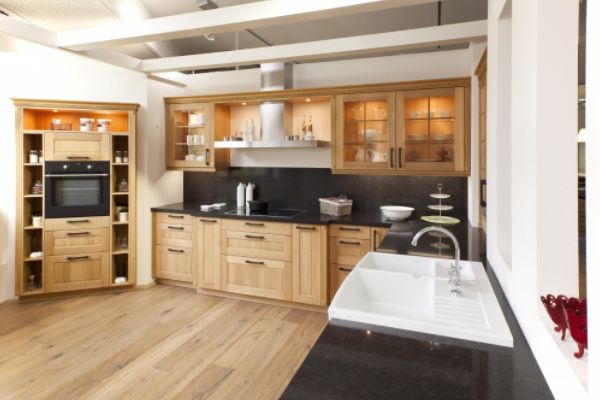 Tu-Bep-Phong-Cach-Chau-Au