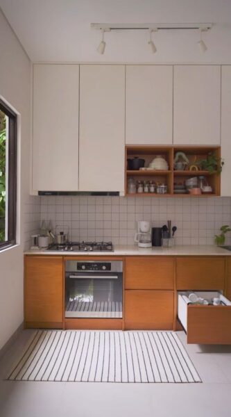 kệ nhà bếp treo tường – giải pháp tiết kiệm diện tích cho nhà nhỏ?