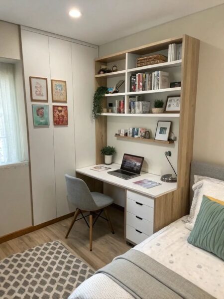 Ban-Hoc-Sinh-Co-Gia-Sach