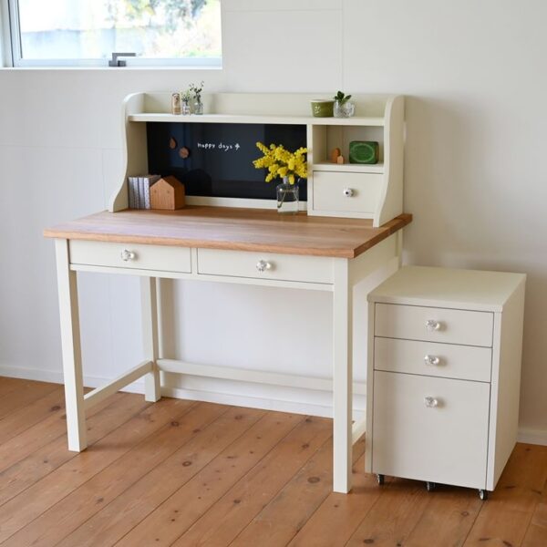 Ban-Hoc-Tre-Em-Cao-Cap