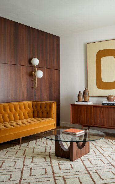 7 Kinh Nghiệm Mua Nội Thất Ở Sài Gòn – Không Lo “Tiền Mất Tật Mang” 3 Kinh-Nghiem-Mua-Noi-That-O-Sai-Gon