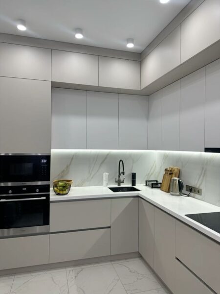 Mẫu Tủ Bếp Chữ L Hiện Đại – Thiết Kế Chuẩn Công Năng Và Thẩm Mỹ 3 Mau-Tu-Bep-Chu-L-Hien-Dai