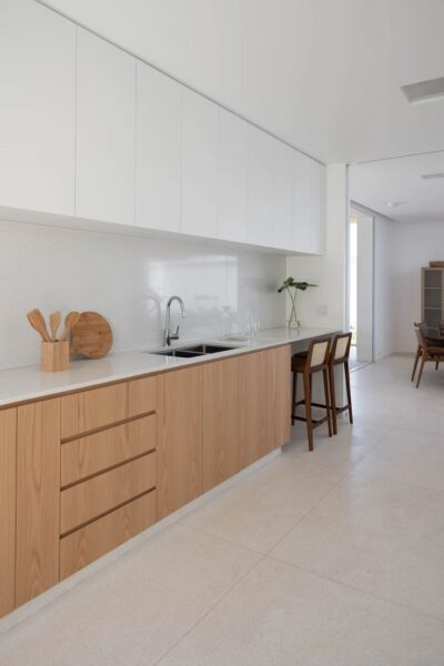 có nên thuê thợ làm tủ bếp tại nhà? kinh nghiệm để tránh bị “chặt chém”