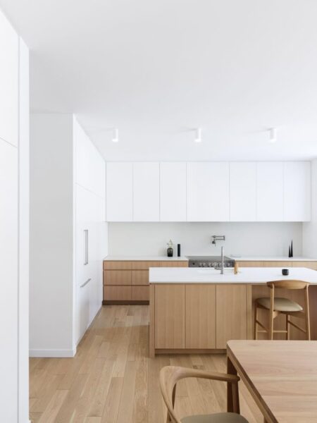 Có Nên Thuê Thợ Làm Tủ Bếp Tại Nhà? Kinh Nghiệm Để Tránh Bị “Chặt Chém” 3 Thue-Tho-Lam-Tu-Bep-Tai-Nha