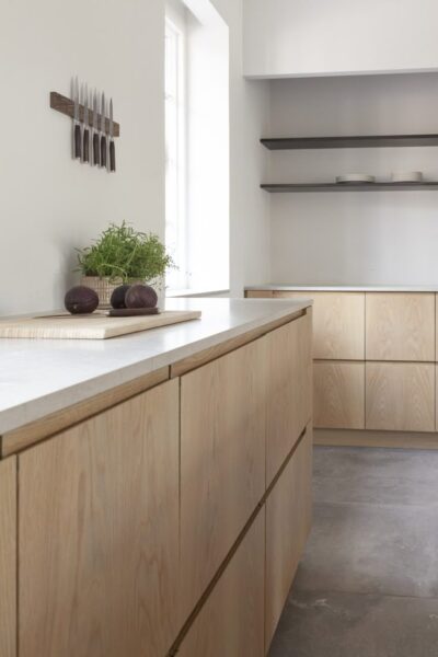 tủ bếp chữ l phong cách hiện đại – tối giản nhưng sang trọng