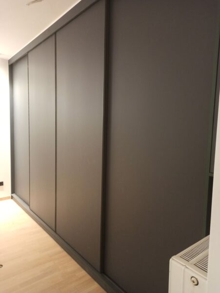 Tu-Quan-Ao-Cua-Lua-2-Canh-Cho-Phong-Nho