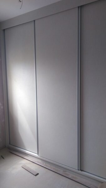 Tu-Quan-Ao-MDF-Cua-Lua-Phong-Cach-Hien-Dai