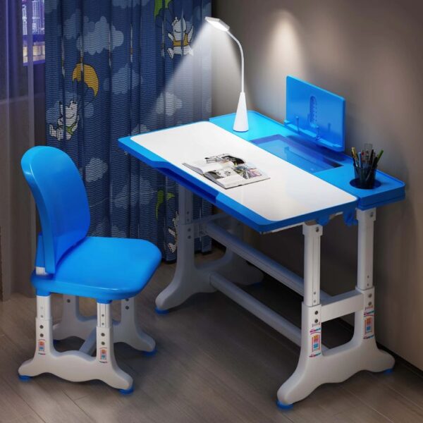 Bàn Học Màu Xanh Dương Cho Bé Trai – Nam Tính, Khoa Học, Dễ Phối Màu 3 Ban-Hoc-Mau-Xanh-Duong-Cho-Be-Trai
