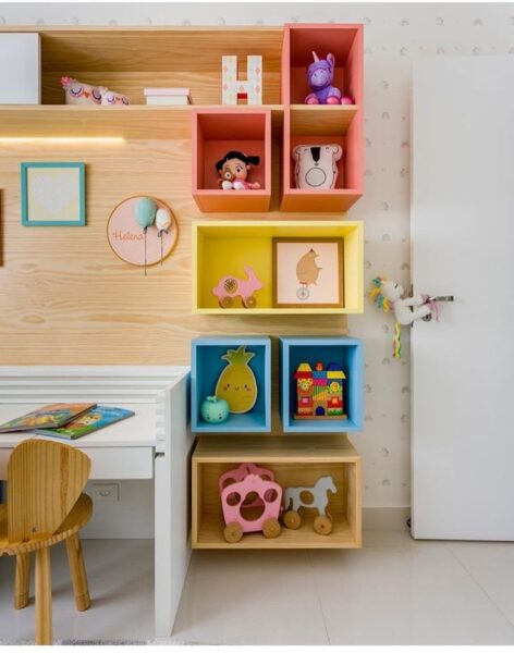 Mẫu Bàn Học Hình Siêu Nhân, Xe Cộ – Bé Trai Càng Học Càng Hứng Thú 2 Mau-Ban-Hoc-Hinh-Sieu-Nhan