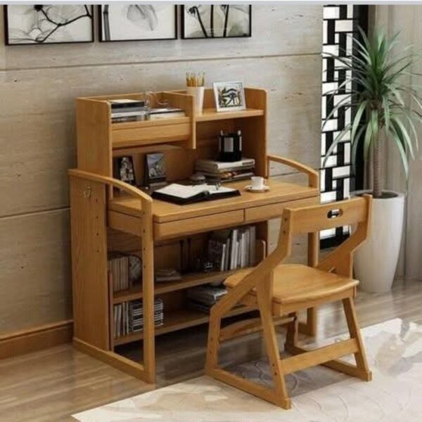 Mẫu Bàn Học Liền Giá Sách – Giúp Bé Lớp 1 Tự Lập Và Gọn Gàng 1 Mau-Ban-Hoc-Lien-Gia-Sach