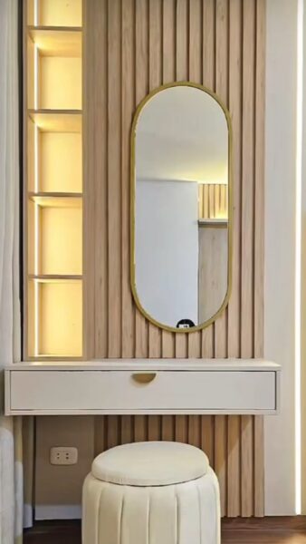 Bàn Trang Điểm Gỗ Trắng – Điểm Nhấn Thanh Lịch Cho Phòng Ngủ Hiện Đại 1 Ban-Trang-Diem-Go-Trang