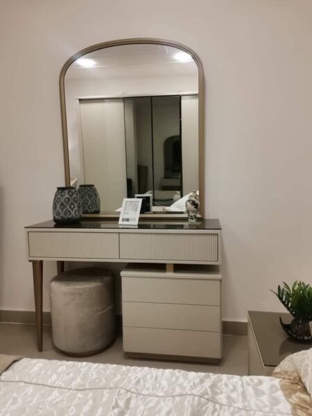 Ban-Trang-diem-Go-Trang-Phong-Cach