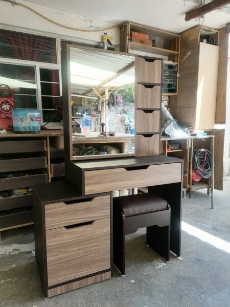 Top 10 mẫu bàn trang điểm gỗ trắng đẹp nhất hiện nay 1 Top-10-Mau-Ban-Trang-diem