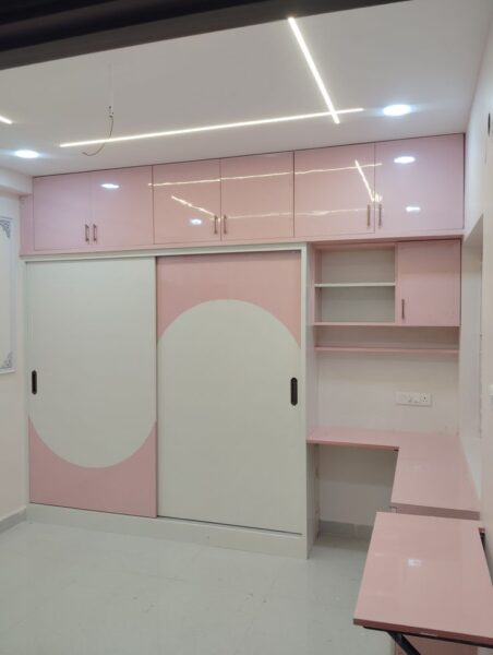 Top-10-Mau-Tu-Quan-ao-Cho-Be-Gai