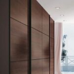 tu-ngang-dung-quan-ao-go-tu-nhien