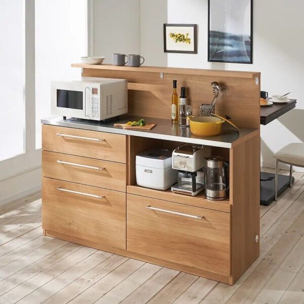 decor nhà bếp sang trọng với kệ gỗ để đồ tiện ích