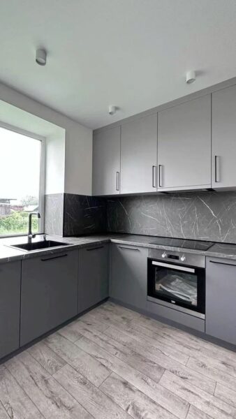 decor nhà nhỏ với thiết kế bếp mở 12m²