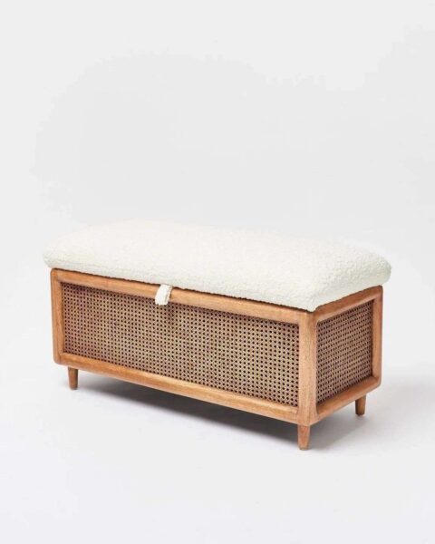 Ghe-Mang-Giay-Boc-Nem