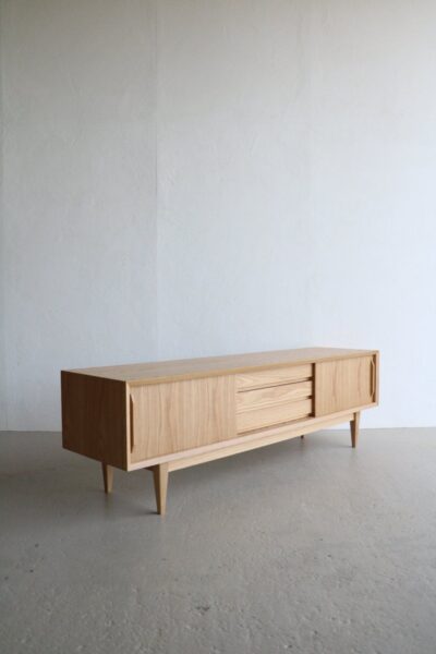 Kệ để phòng khách bằng gỗ công nghiệp – tiết kiệm chi phí 1 Ke-de-Phong-Khach-Bang-Go-Cong-Nghiep