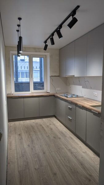 Meo-Giu-Bep-Mo-Luon-Sach