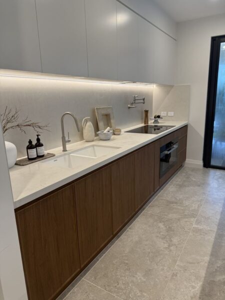 đơn giá tủ bếp gỗ công nghiệp – so sánh mdf, hdf, acrylic