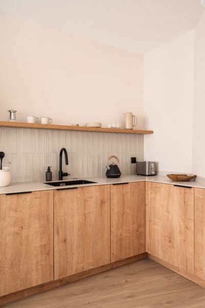 đóng tủ bếp gỗ công nghiệp tại quận 12 – giải pháp tiết kiệm