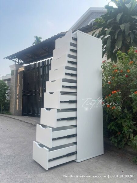 Mot-Chiec-Tu-Trung-Bay