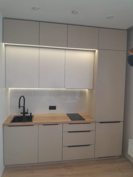 tủ bếp chịu lực tốt – vì sao ngày càng quan trọng trong gia đình hiện đại?