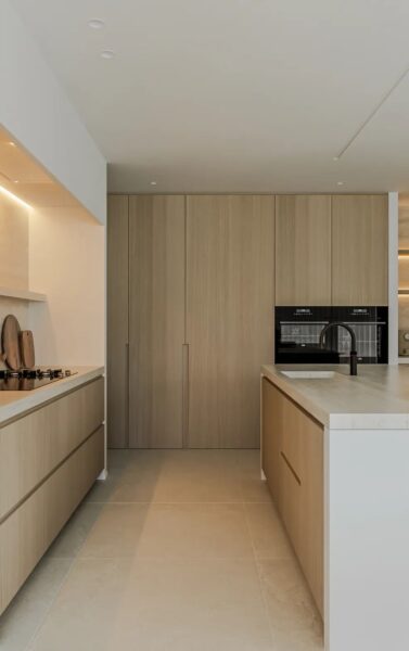 tủ bếp phục vụ sinh hoạt gia đình – thiết kế phù hợp thói quen sử dụng