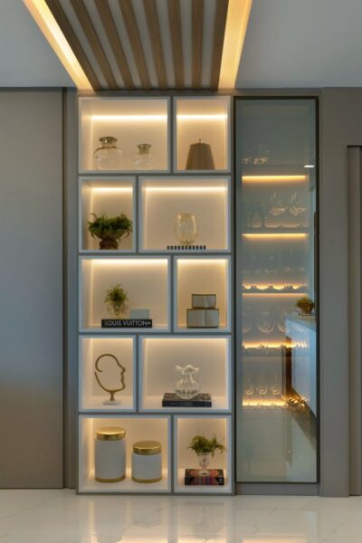 Tu-trung-bay-gia-re-TPHCM-nhieu-tang